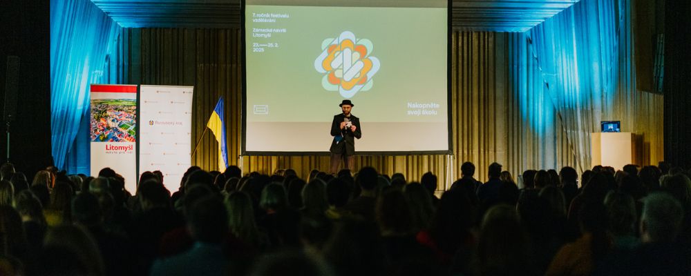 Nakopněte svoji školu: festival, který otevírá svět vzdělávání i veřejnosti
