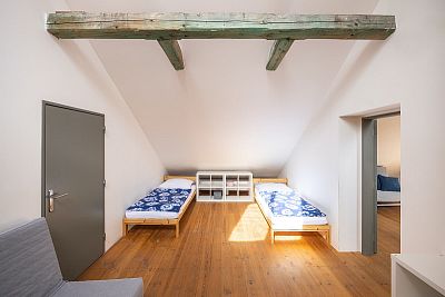 Apartment J. Pleskot