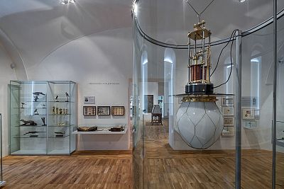Regionální muzeum Litomyšl, kabinet přírodovědný a technický - Křižíkova oblouková lampa