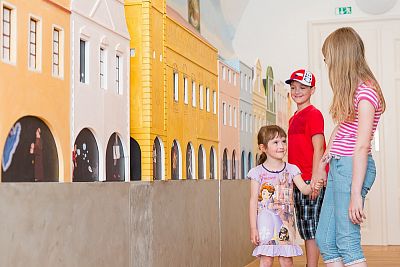 Rodinný výlet do Litomyšle: Nejlepší tipy na interaktivní výstavy, herny a venkovní zábavu