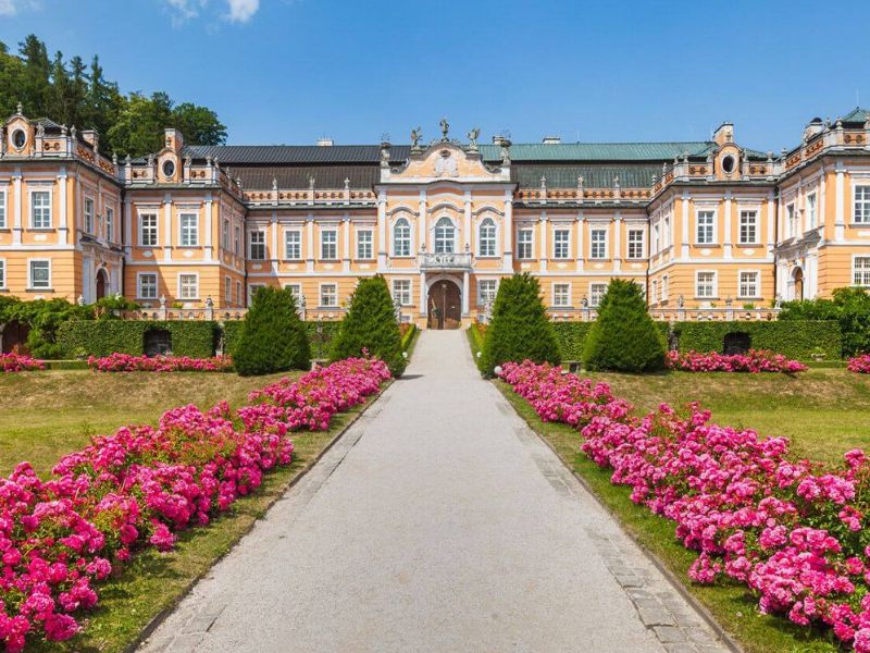 Rococo castle New Castles (Pink palouček on the way)