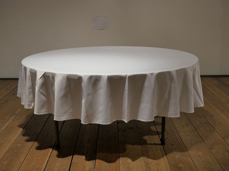 Tablecloth round, glossy, 240cm